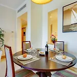 The Prestige @ The Vilamoura Residences 아파트